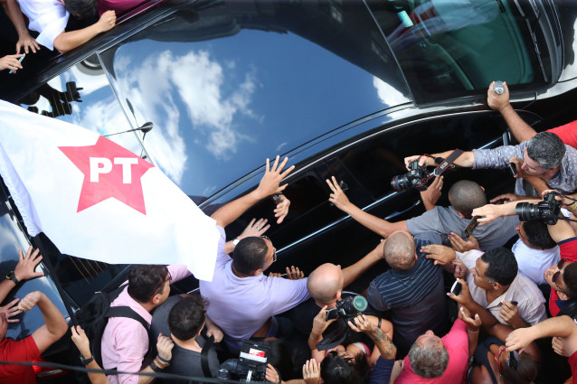 Lula deixa a sede nacional do PT após coletiva de imprensa sobre seu depoimento à PF | Foto: Paulo Pinto/ Fotos Públicas / OA