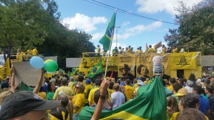 Porto Alegre - Manifestação contra a corrupção e pela saída da presidenta Dilma Rousseff (Daniel Isaia/Agência Brasil)