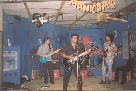Banda Black Beatles, no Manicômio Bar, em 1998