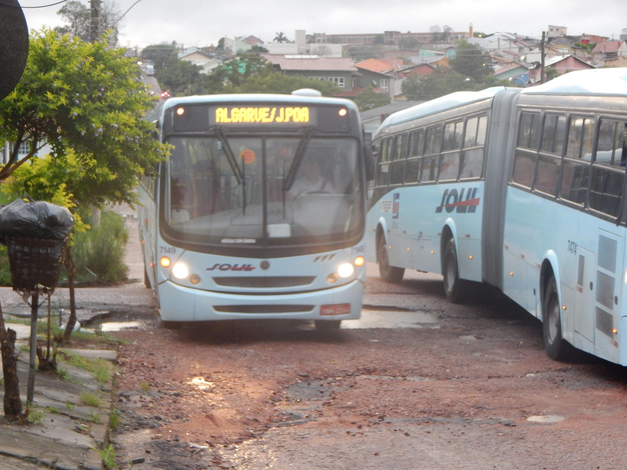 Ônibus já não circulam mais pela via / Foto: Caroline Liigabue / Especial / OA