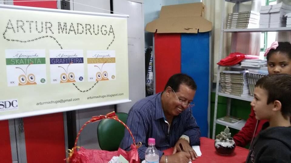 Artur Madruga prepara lançamento literário internacional