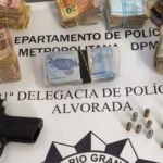 mulher-presa-dinheiro-arma-salome-alvorada-rs