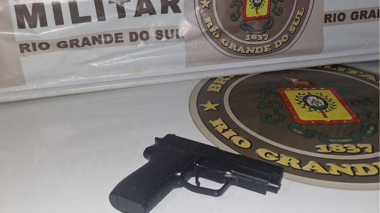 Brigada Militar prende homem e apreende dois adolescentes após furto a comércio