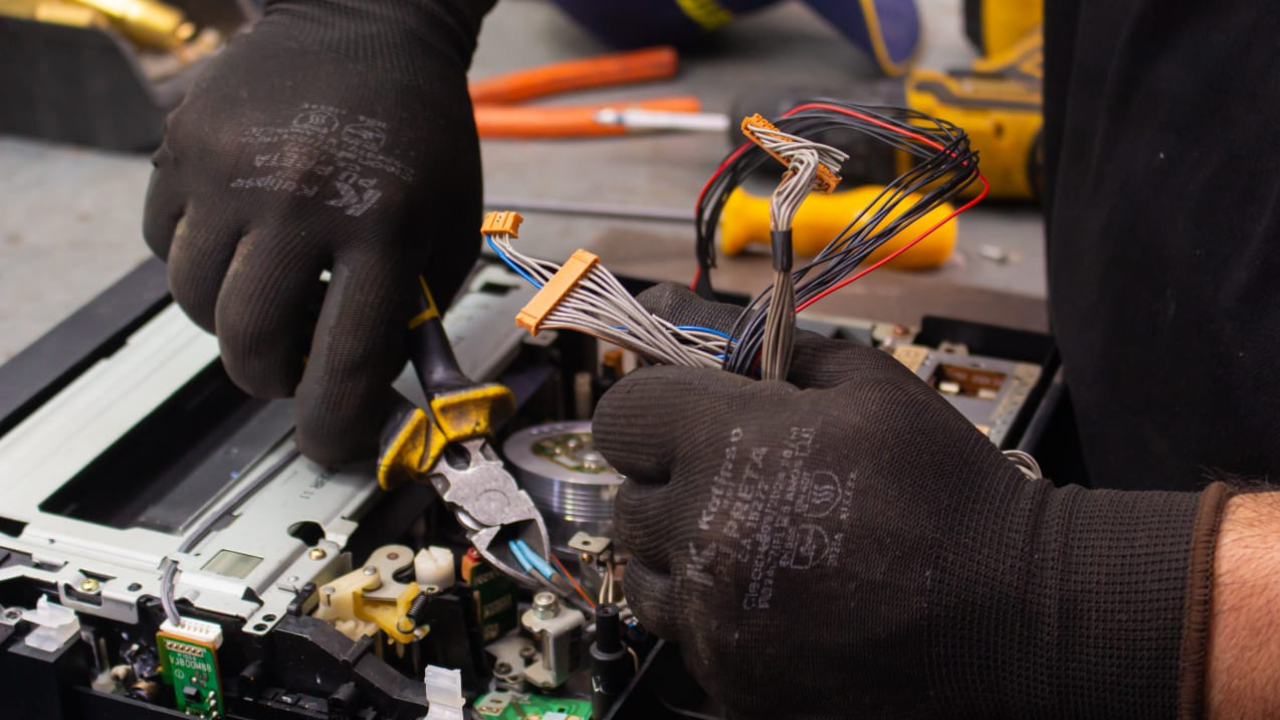 Mutirão de resíduos eletrônicos mobiliza moradores do bairro Umbu