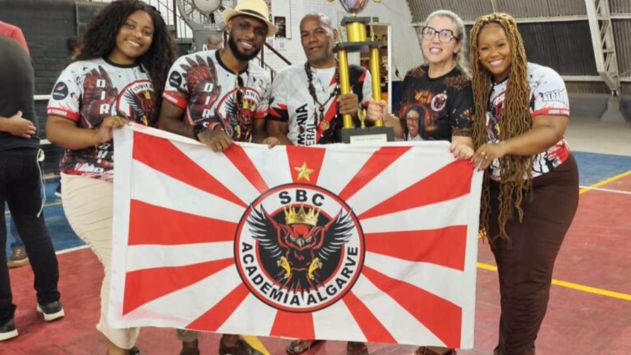 Academia Algarve conquista título do Carnaval de Alvorada 2026