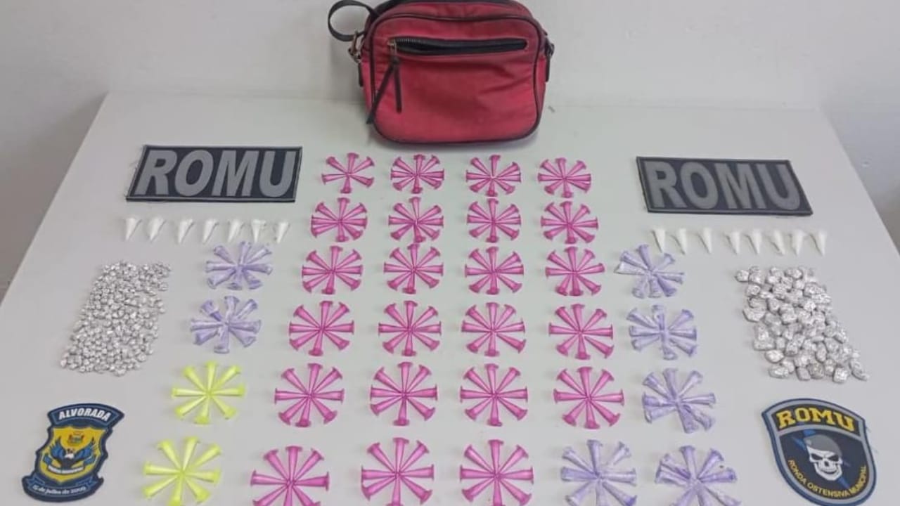 ROMU prende homem por tráfico no bairro Santa Bárbara