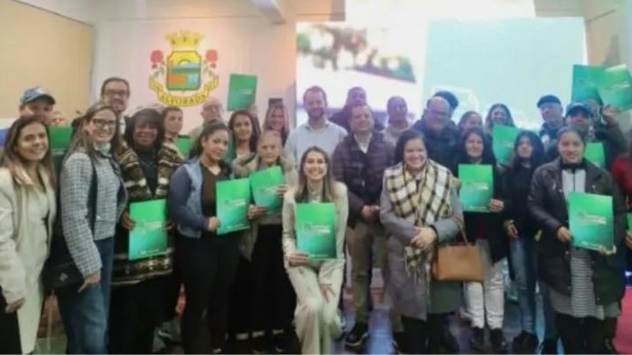 Primeiro Reurb da história de Alvorada garante matrícula a 27 famílias do bairro Intersul