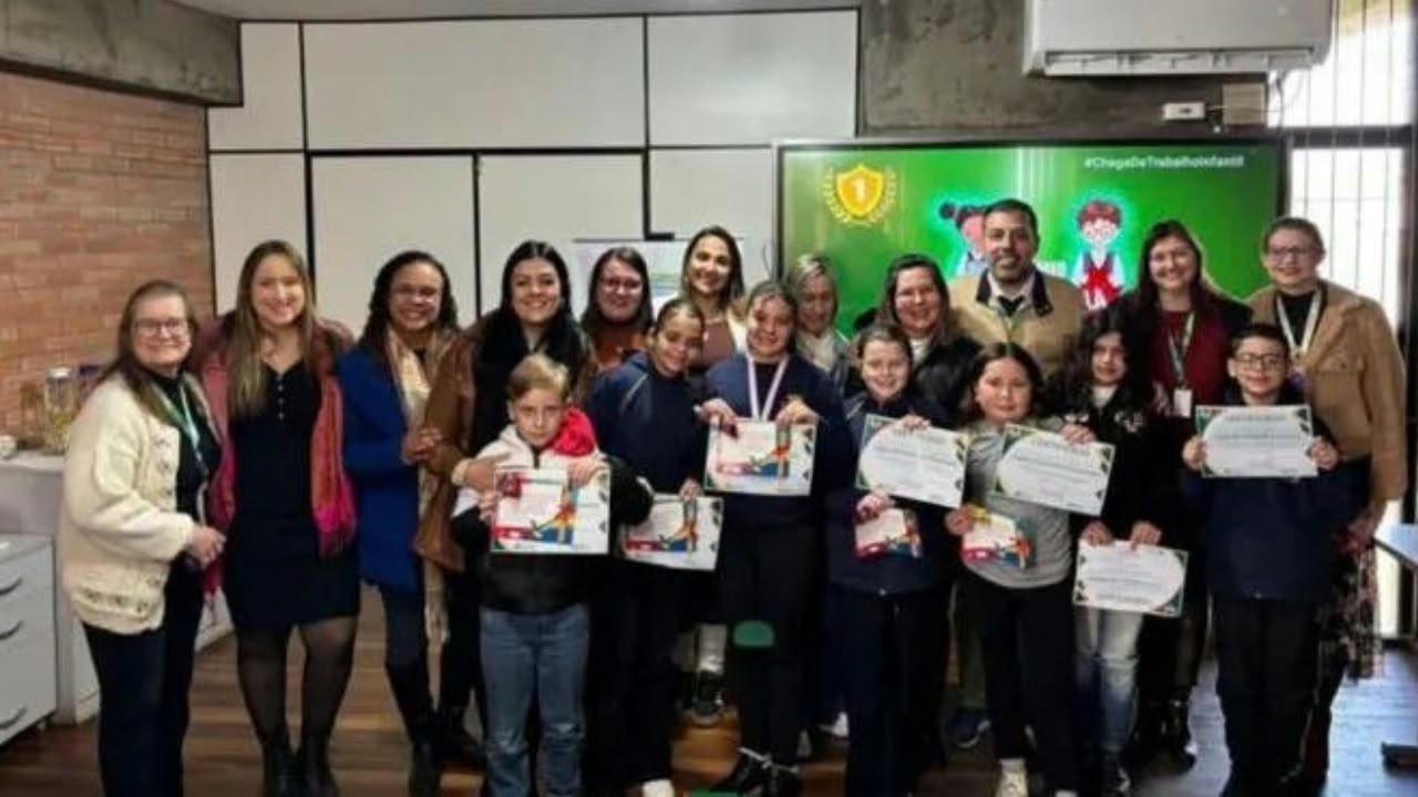 Alunos de rede municipal são premiados na primeira etapa do primeiro MPT na escola